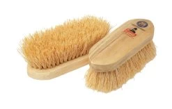 Brushes – Equerry – Wooden Dandy Brush – Mexican Whisk Fibre